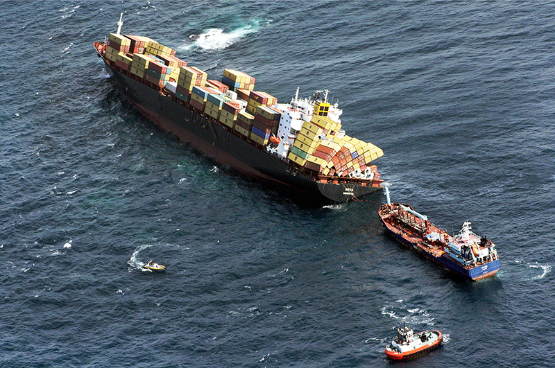 Rena : Container Ship Runs Aground : Tauranga : New Zealand : Personal Photo Projects :  Richard Moore Photography : Photographer : 